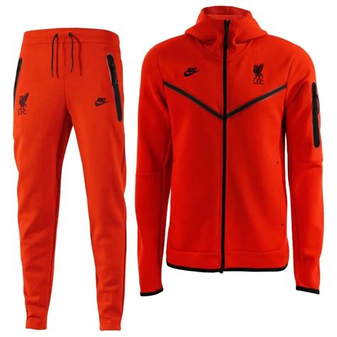 nike trainingspak zwart rood|Zwarte trainingspakken .